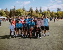 半程之后，湖人该怎么交易？